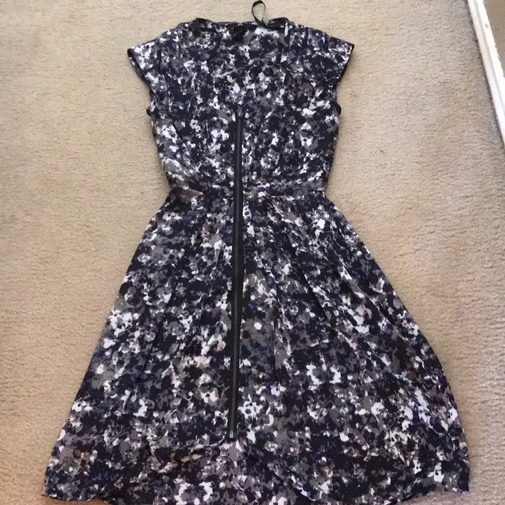 Multi color dress! Zipper all at the front !